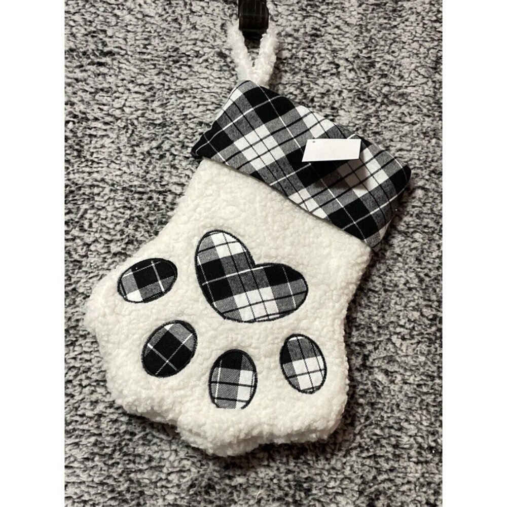 Christmas Stocking Cat Dog Paw White Black Plaid Heart Sherpa Rustic Cabin NEW‎